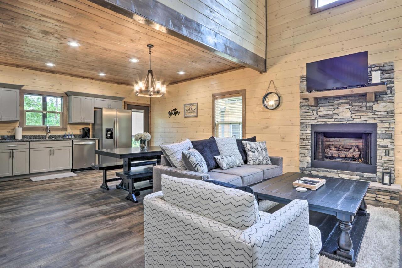 Smoky Cove Retreat With Private Hot Tub And Deck! Villa Sevierville Kültér fotó