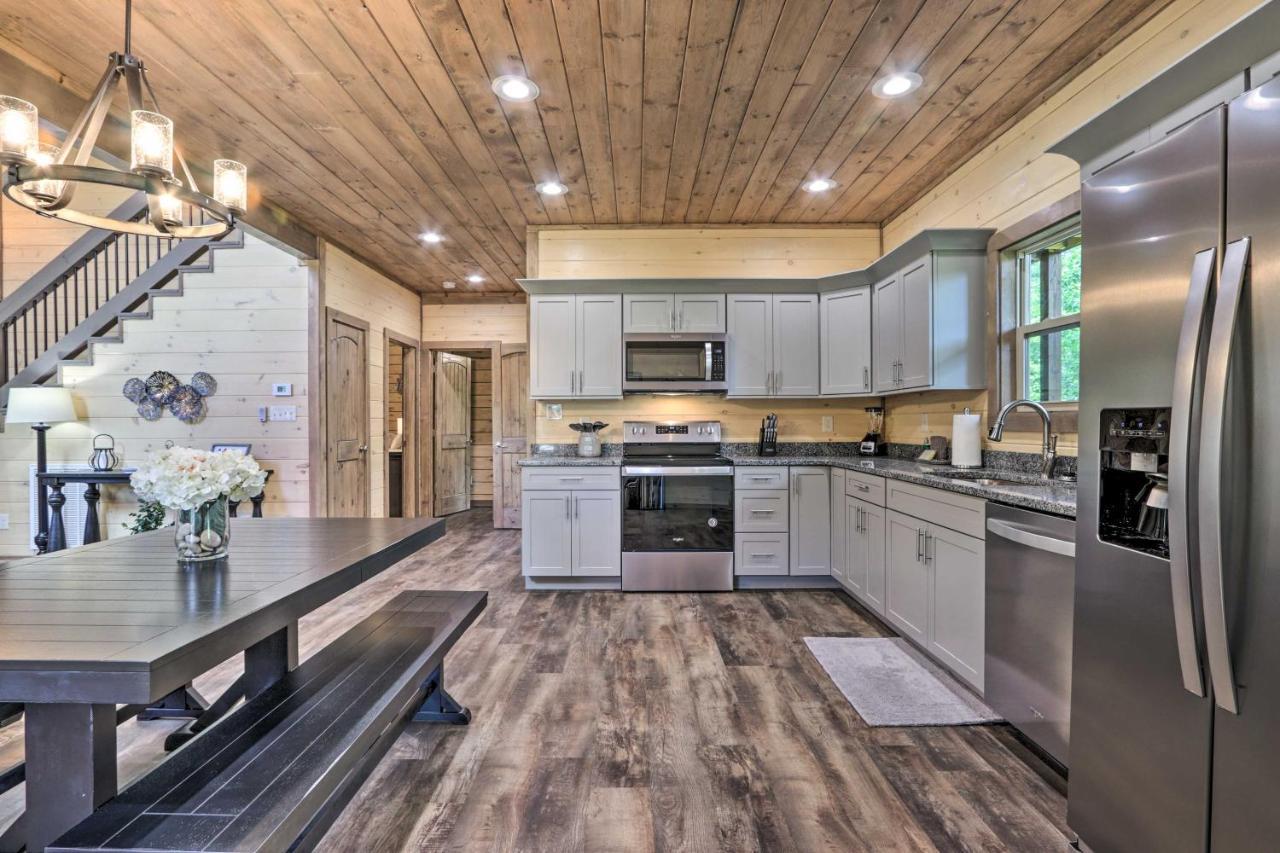 Smoky Cove Retreat With Private Hot Tub And Deck! Villa Sevierville Kültér fotó