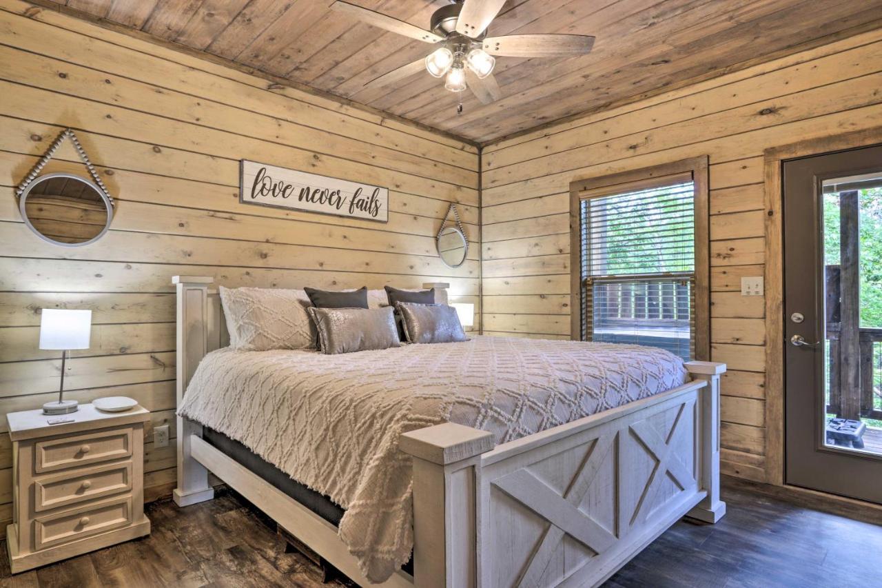 Smoky Cove Retreat With Private Hot Tub And Deck! Villa Sevierville Kültér fotó