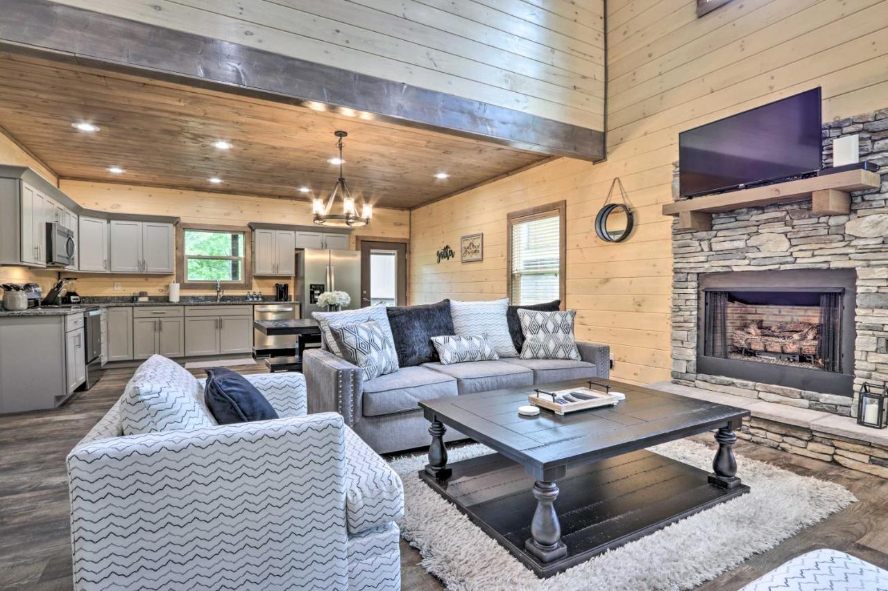 Smoky Cove Retreat With Private Hot Tub And Deck! Villa Sevierville Kültér fotó