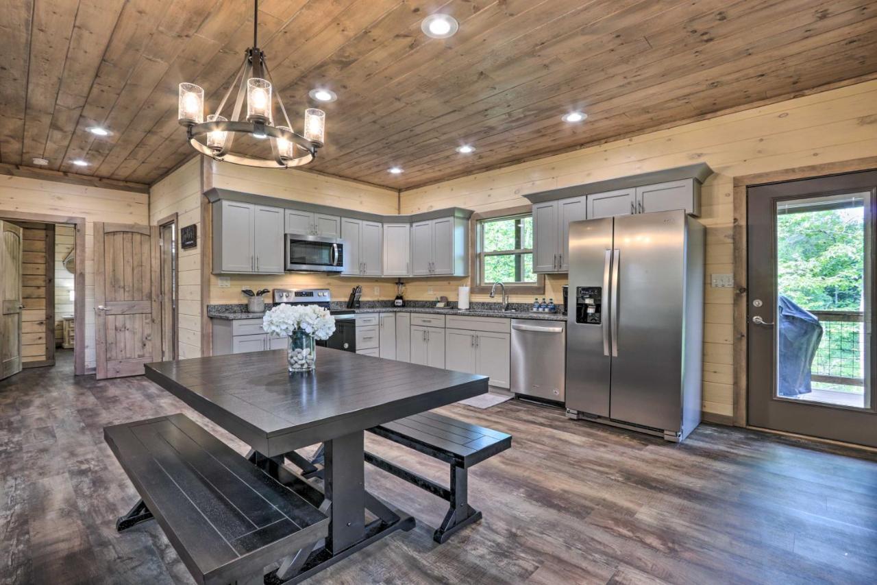 Smoky Cove Retreat With Private Hot Tub And Deck! Villa Sevierville Kültér fotó