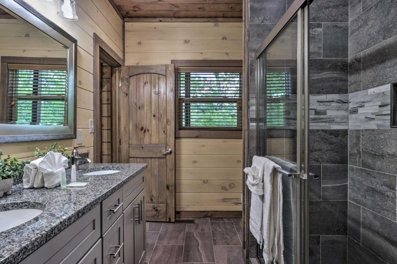 Smoky Cove Retreat With Private Hot Tub And Deck! Villa Sevierville Kültér fotó