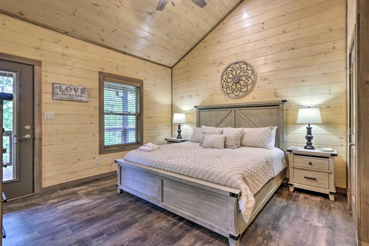 Smoky Cove Retreat With Private Hot Tub And Deck! Villa Sevierville Kültér fotó