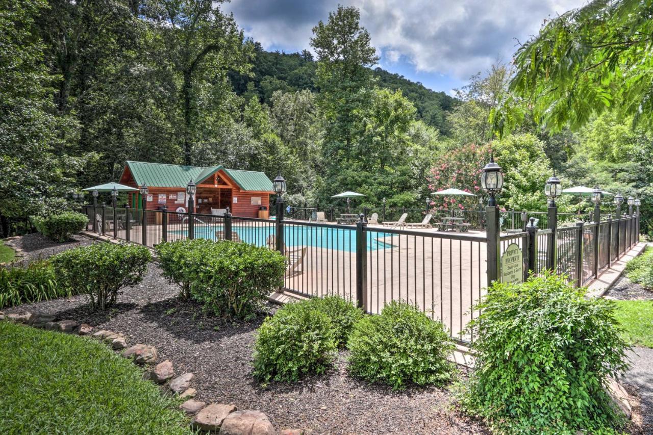 Smoky Cove Retreat With Private Hot Tub And Deck! Villa Sevierville Kültér fotó